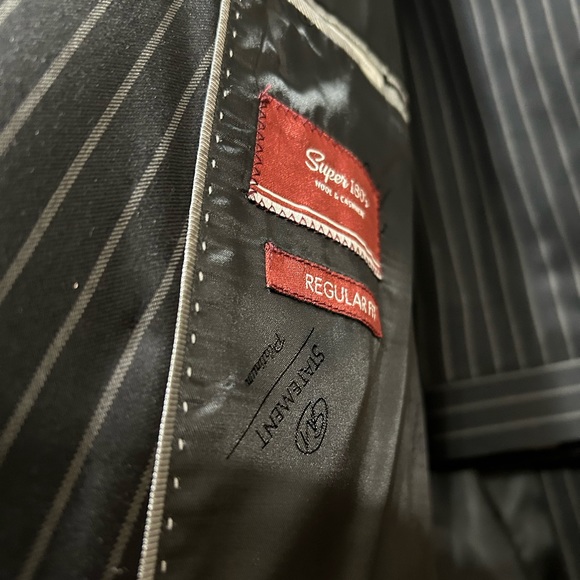 Men 46L Suit - Picture 5 of 12